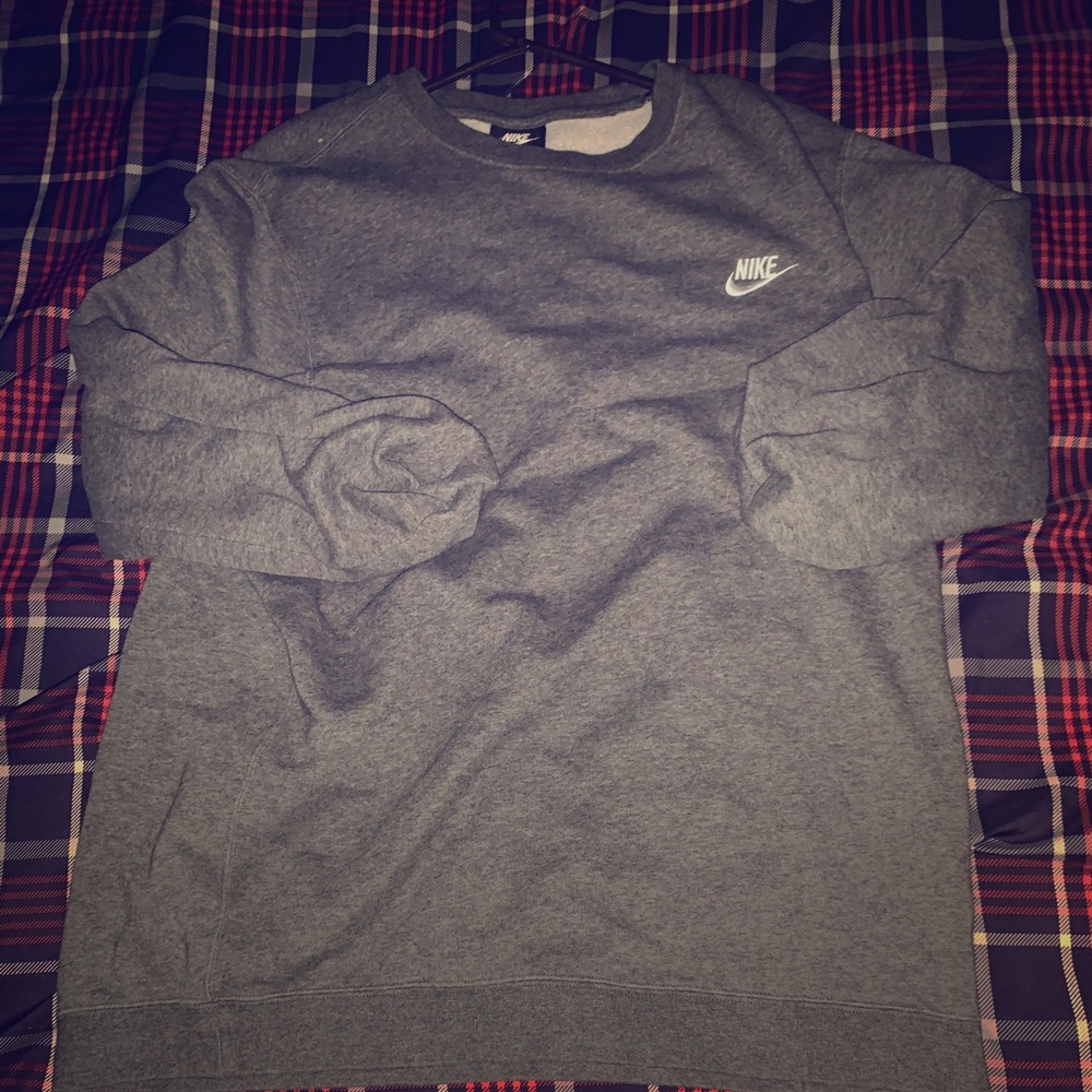 XL NIKE CREW NECK SWEAT SHIRT